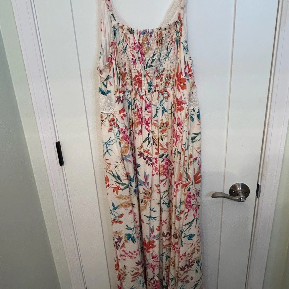Lush Floral Print Maxi Dress with Lace Detail - Picture 4 of 4